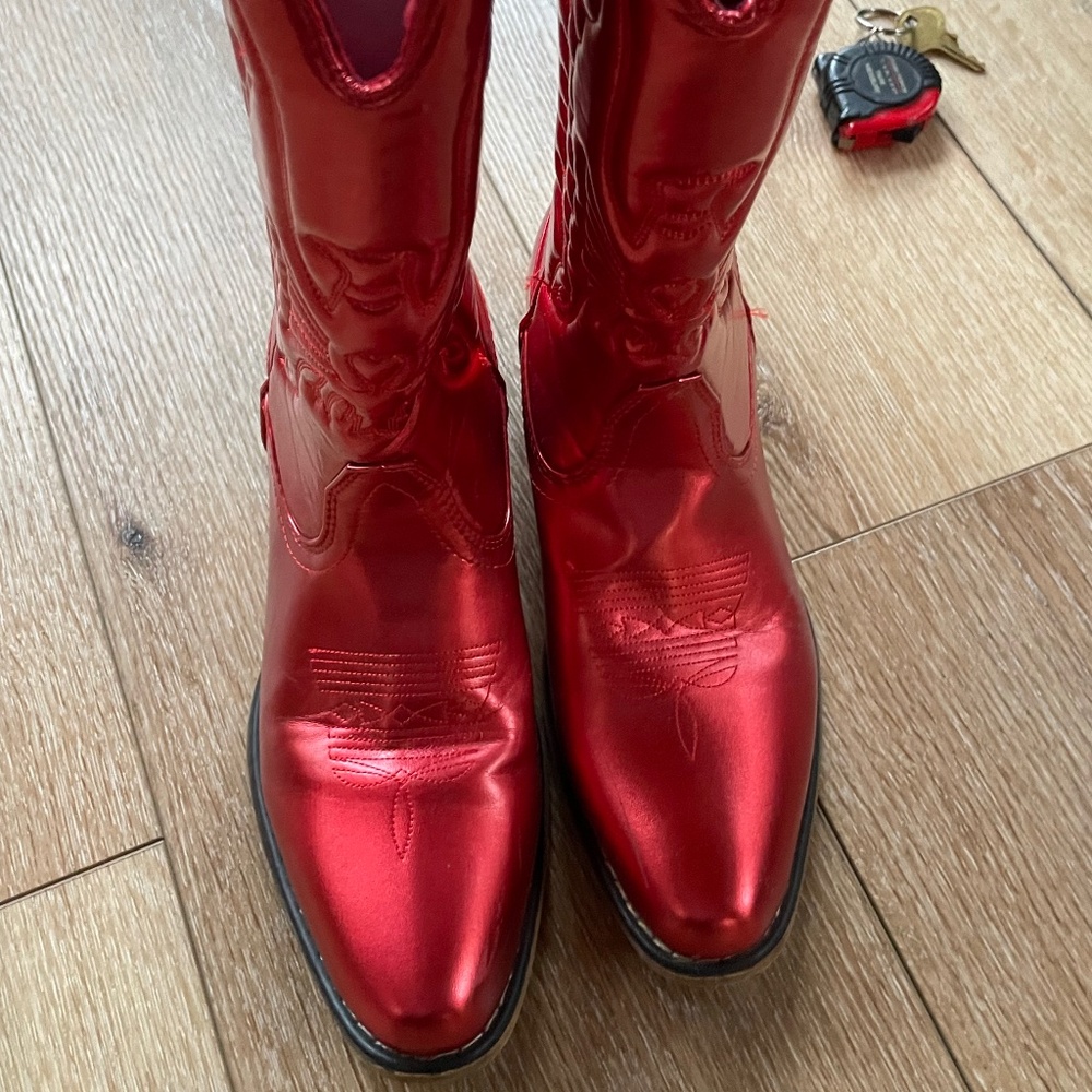 ILV Apple Red Faux Leather Metallic Western Boots Size 5